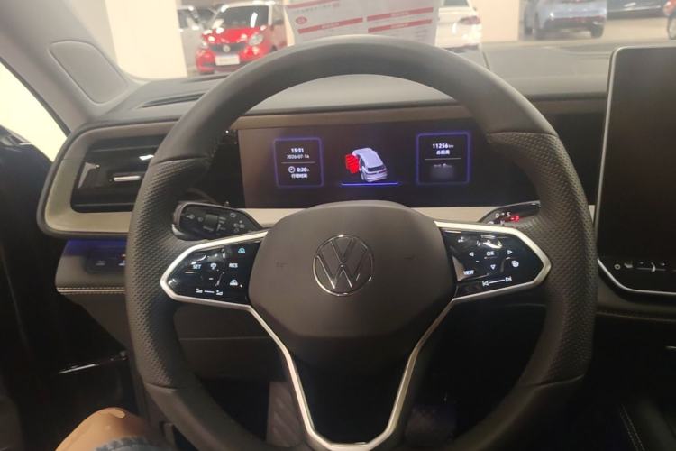 Used Volkswagen Teramont 2025 Tiguan Pro 450TSI 4Motion Crosswind Edition Steering Wheel