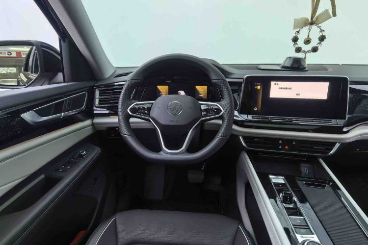 Used Volkswagen Teramont 2025 380TSI All-Wheel-Drive Excellence Edition Steering Wheel