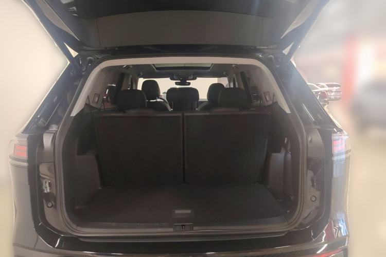 Used Volkswagen Teramont 2025 Tiguan Pro 450TSI 4Motion Crosswind Edition Trunk