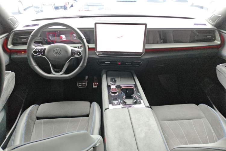 Used Volkswagen Teramont 2025 Tiguan Pro 450TSI Four-Wheel Drive Summit Edition Center Console