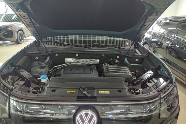Used Volkswagen Teramont 2025 Tiguan Pro 450TSI 4Motion Crosswind Edition Engine Bay