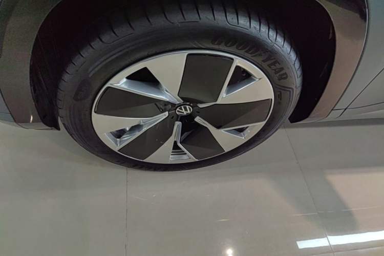 Used Volkswagen Teramont 2025 Tiguan Pro 450TSI 4Motion Crosswind Edition Left Front Wheel Hub