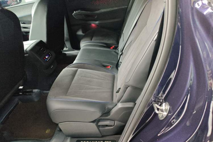 Used Volkswagen Teramont 2025 Tiguan Pro 450TSI Four-Wheel Drive Summit Edition Left Rear Seat