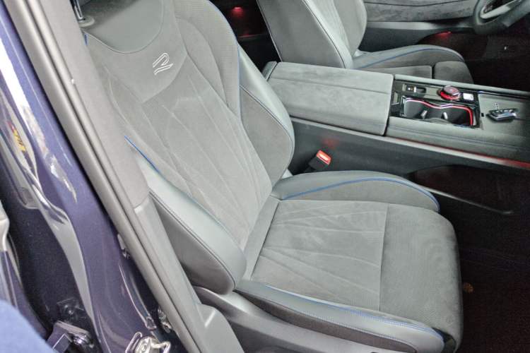 Used Volkswagen Teramont 2025 Tiguan Pro 450TSI Four-Wheel Drive Summit Edition Right Front Seat