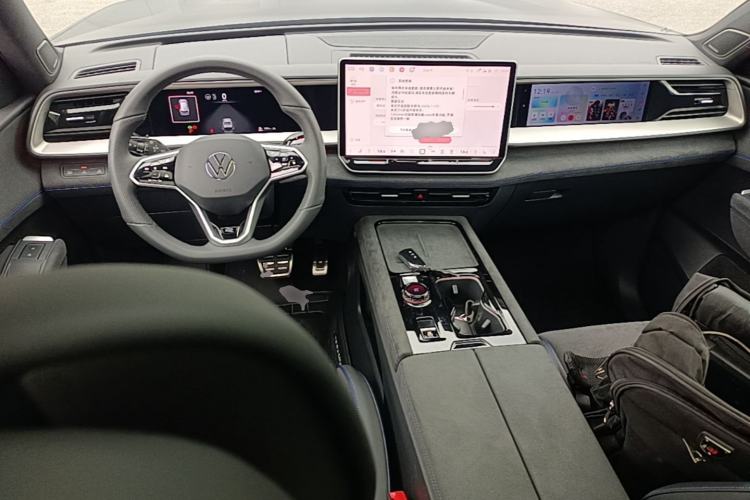 Used Volkswagen Teramont 2025 Tiguan Pro 450TSI Four-Wheel Drive Summit Edition Center Console
