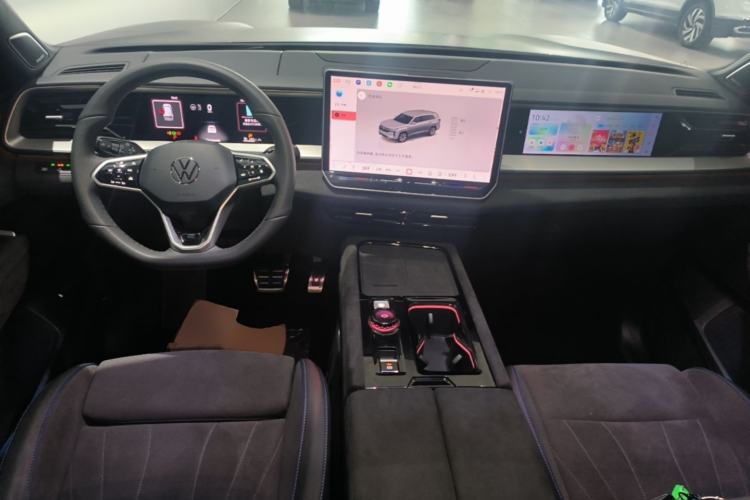 Used Volkswagen Teramont 2025 Tiguan Pro 450TSI Four-Wheel Drive Summit Edition Center Console