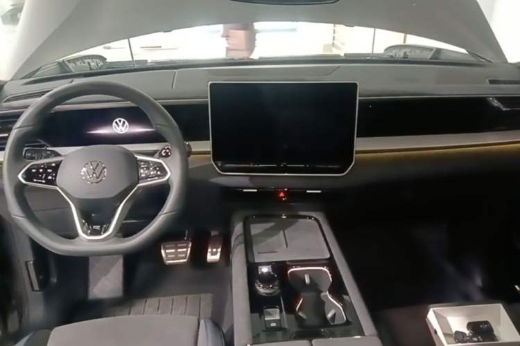 Used Volkswagen Teramont 2025 Tiguan Pro 450TSI Four-Wheel Drive Summit Edition Center Console