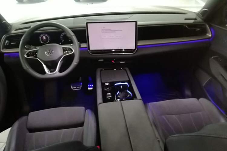Used Volkswagen Teramont 2025 Tiguan Pro 450TSI Four-Wheel Drive Summit Edition Center Console
