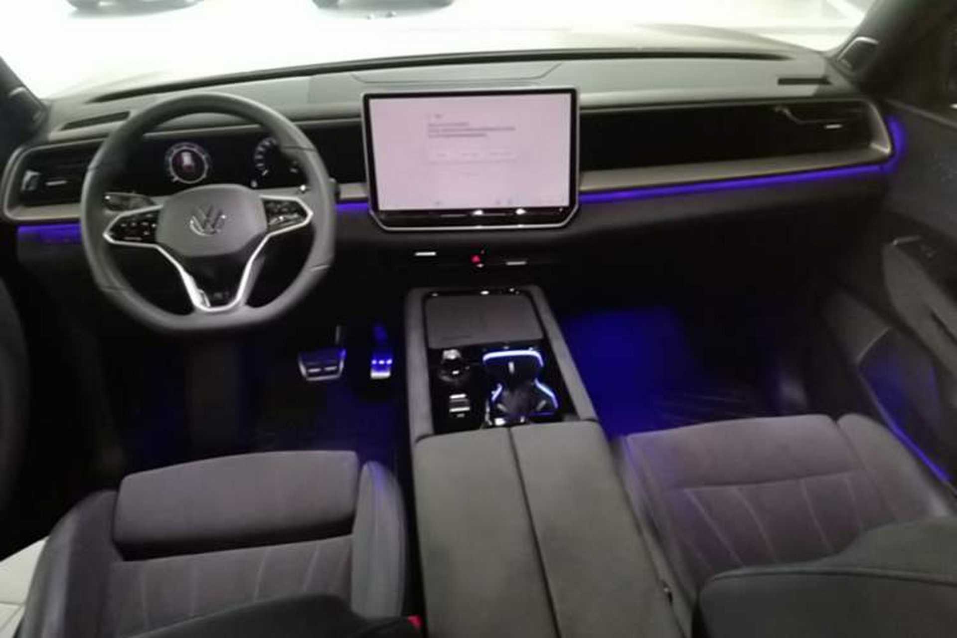 Used Volkswagen Teramont 2025 Tiguan Pro 450TSI Four-Wheel Drive Summit Edition Center Console