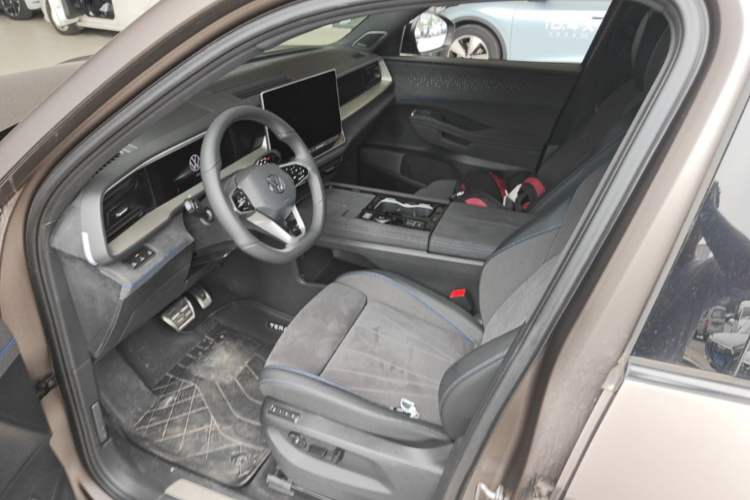 Used Volkswagen Teramont 2025 Tiguan Pro 450TSI Four-Wheel Drive Summit Edition Driver Seat