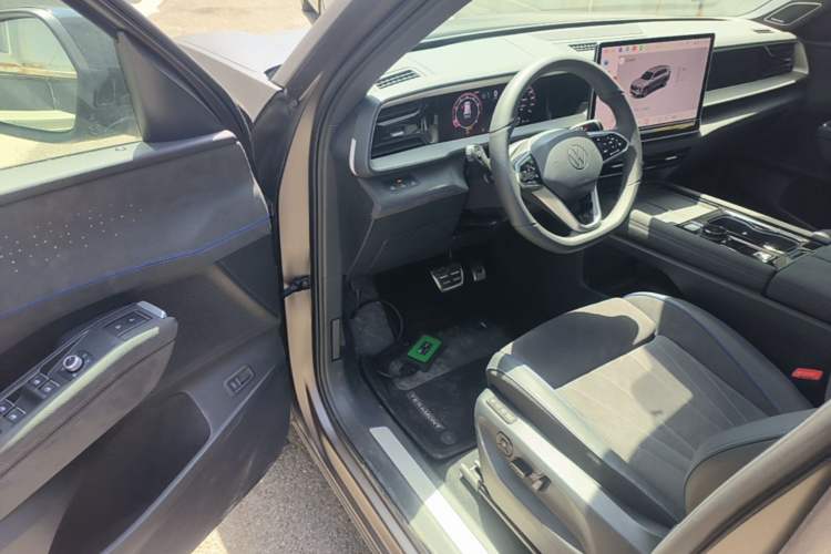 Used Volkswagen Teramont 2025 Tiguan Pro 450TSI Four-Wheel Drive Summit Edition Driver Seat