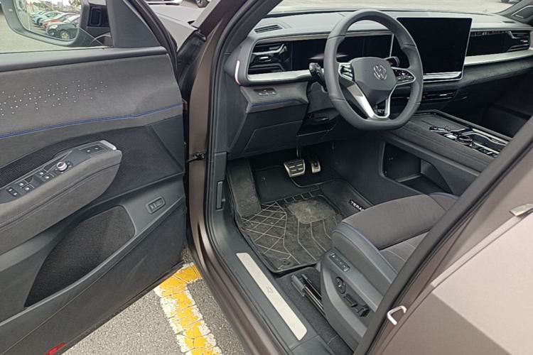 Used Volkswagen Teramont 2025 Tiguan Pro 450TSI Four-Wheel Drive Summit Edition Driver Seat