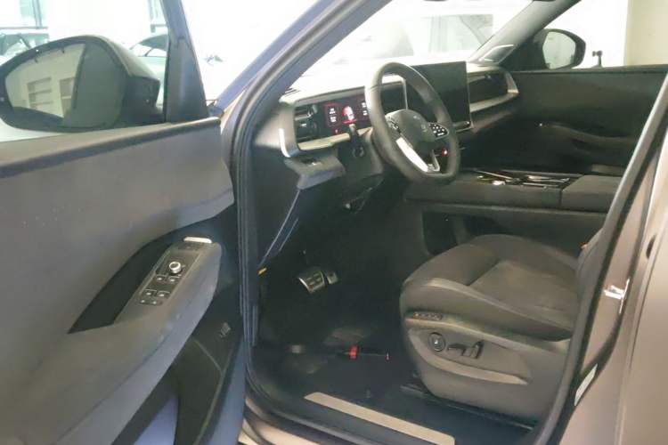 Used Volkswagen Teramont 2025 Tiguan Pro 450TSI Four-Wheel Drive Summit Edition Driver Seat