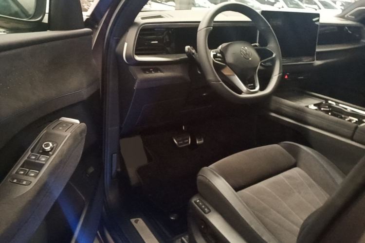 Used Volkswagen Teramont 2025 Tiguan Pro 450TSI Four-Wheel Drive Summit Edition Driver Seat