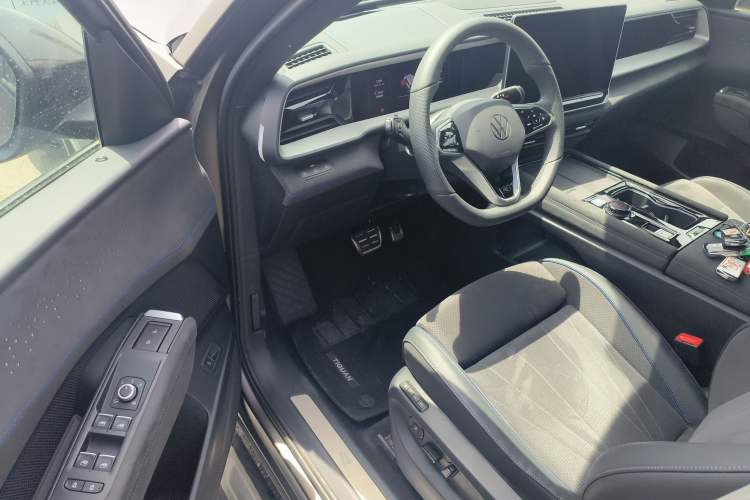 Used Volkswagen Teramont 2025 Tiguan Pro 450TSI Four-Wheel Drive Summit Edition Driver Seat