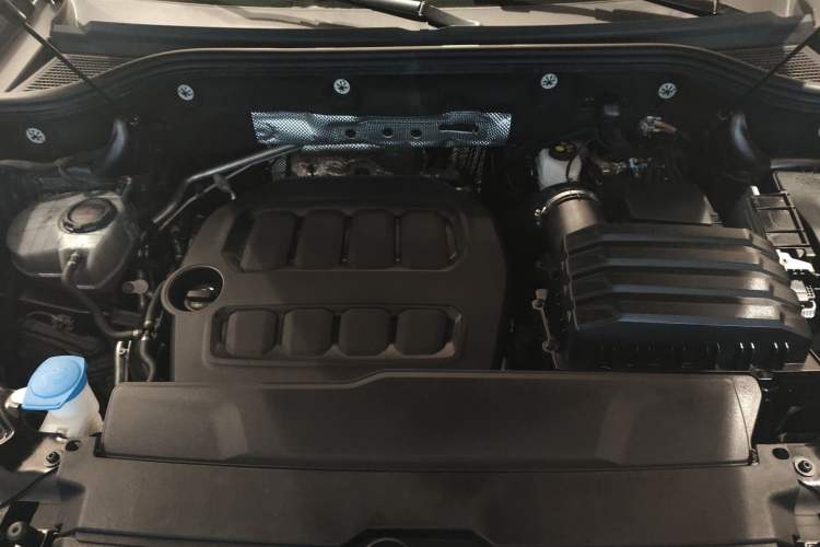 Used Volkswagen Teramont 2025 Tiguan Pro 450TSI Four-Wheel Drive Summit Edition Engine Bay