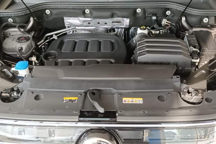 Used Volkswagen Teramont 2025 Tiguan Pro 450TSI Four-Wheel Drive Summit Edition Engine Bay