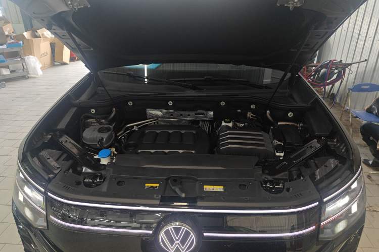 Used Volkswagen Teramont 2025 Tiguan Pro 450TSI Four-Wheel Drive Summit Edition Engine Bay
