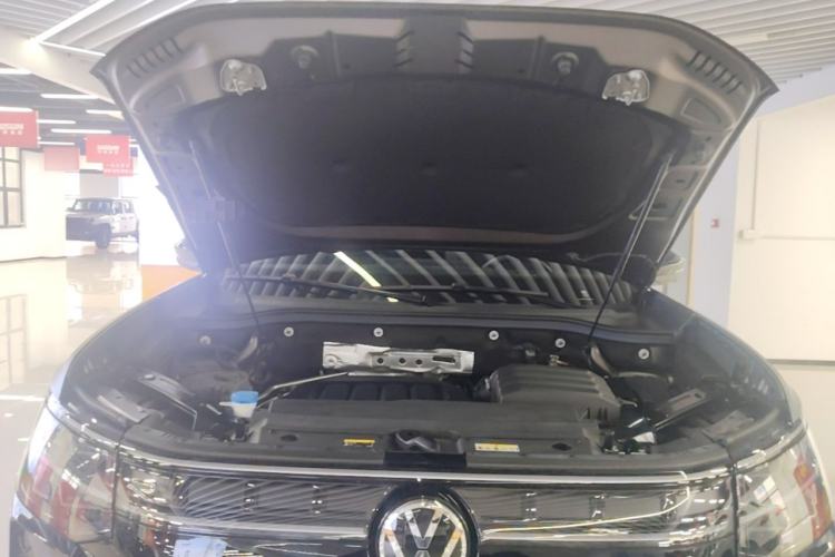 Used Volkswagen Teramont 2025 Tiguan Pro 450TSI Four-Wheel Drive Summit Edition Engine Bay