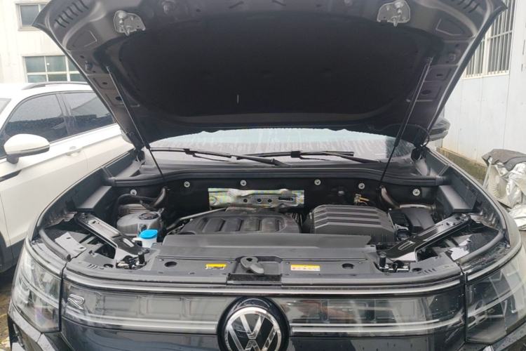 Used Volkswagen Teramont 2025 Tiguan Pro 450TSI Four-Wheel Drive Summit Edition Engine Bay