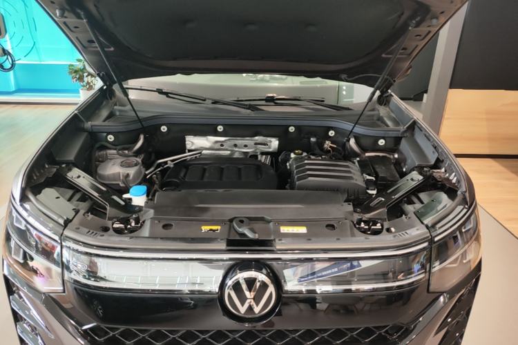 Used Volkswagen Teramont 2025 Tiguan Pro 450TSI Four-Wheel Drive Summit Edition Engine Bay