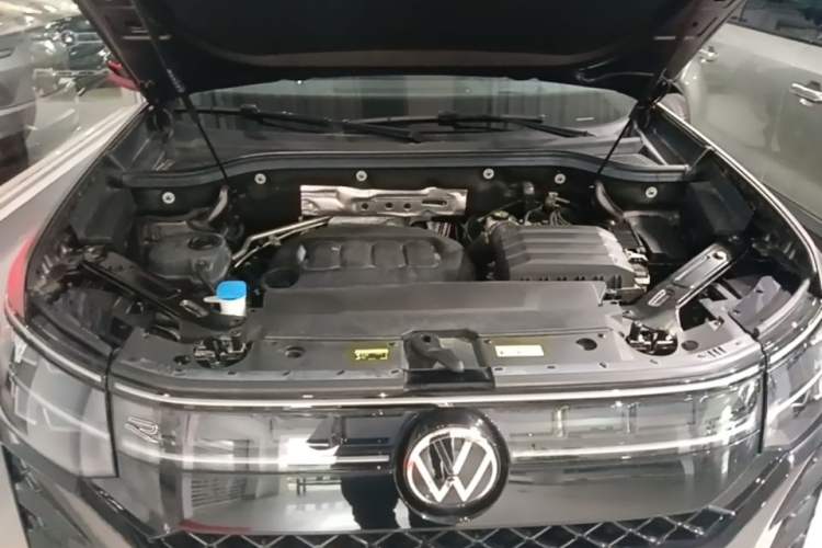 Used Volkswagen Teramont 2025 Tiguan Pro 450TSI Four-Wheel Drive Summit Edition Engine Bay
