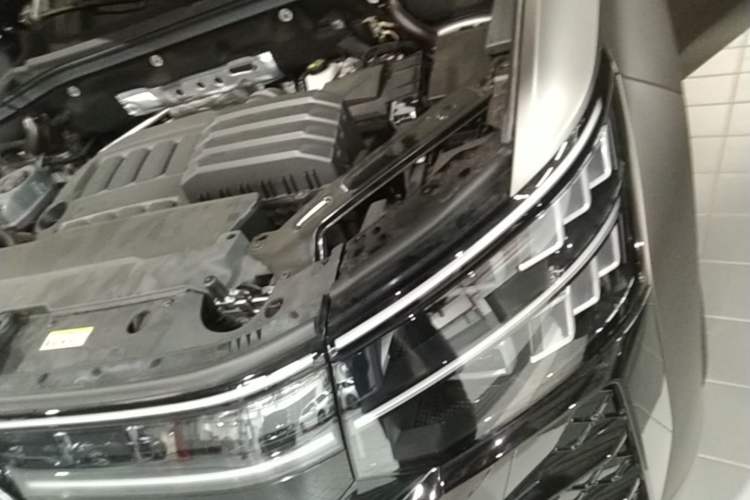 Used Volkswagen Teramont 2025 Tiguan Pro 450TSI Four-Wheel Drive Summit Edition Engine Bay Left