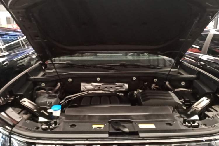 Used Volkswagen Teramont 2025 Tiguan Pro 450TSI Four-Wheel Drive Summit Edition Engine Bay