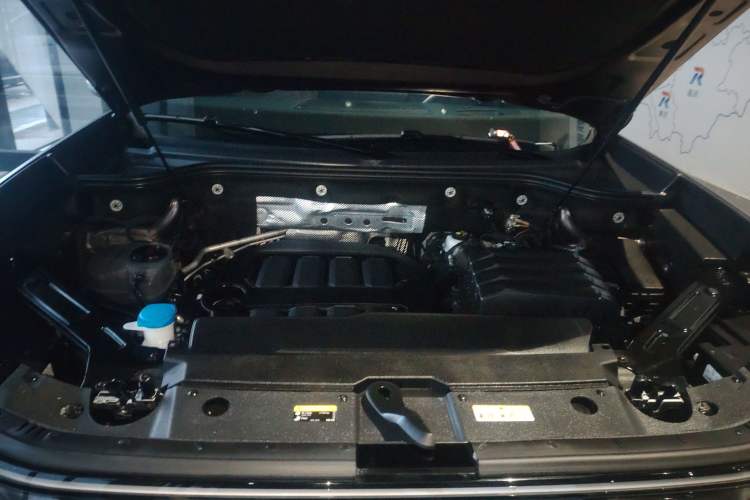 Used Volkswagen Teramont 2025 Tiguan Pro 450TSI Four-Wheel Drive Summit Edition Engine Bay