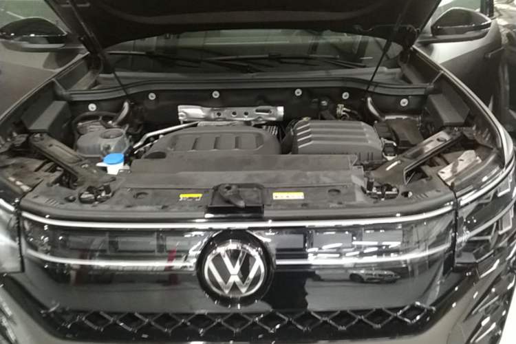 Used Volkswagen Teramont 2025 Tiguan Pro 450TSI Four-Wheel Drive Summit Edition Engine Bay