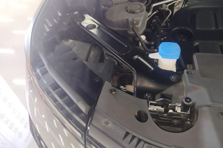 Used Volkswagen Teramont 2025 Tiguan Pro 450TSI Four-Wheel Drive Summit Edition Engine Bay Right