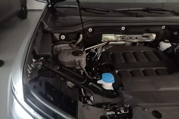 Used Volkswagen Teramont 2025 Tiguan Pro 450TSI Four-Wheel Drive Summit Edition Engine Bay Right