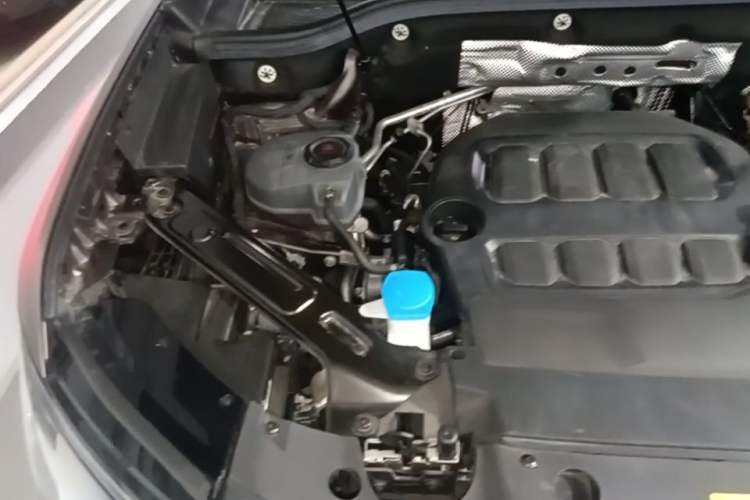 Used Volkswagen Teramont 2025 Tiguan Pro 450TSI Four-Wheel Drive Summit Edition Engine Bay Right
