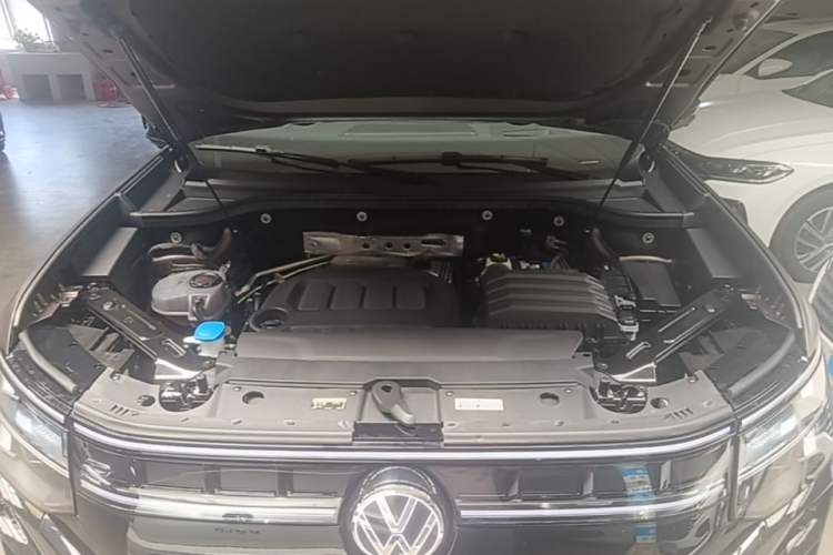 Used Volkswagen Teramont 2025 Tiguan Pro 450TSI Four-Wheel Drive Summit Edition Engine Bay