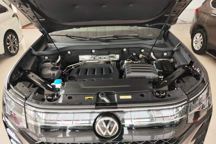 Used Volkswagen Teramont 2025 Tiguan Pro 450TSI Four-Wheel Drive Summit Edition Engine Bay