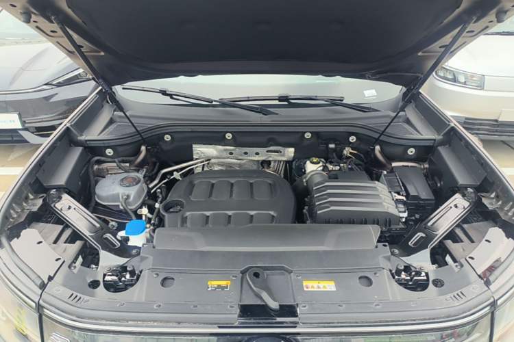 Used Volkswagen Teramont 2025 Tiguan Pro 450TSI Four-Wheel Drive Summit Edition Engine Bay