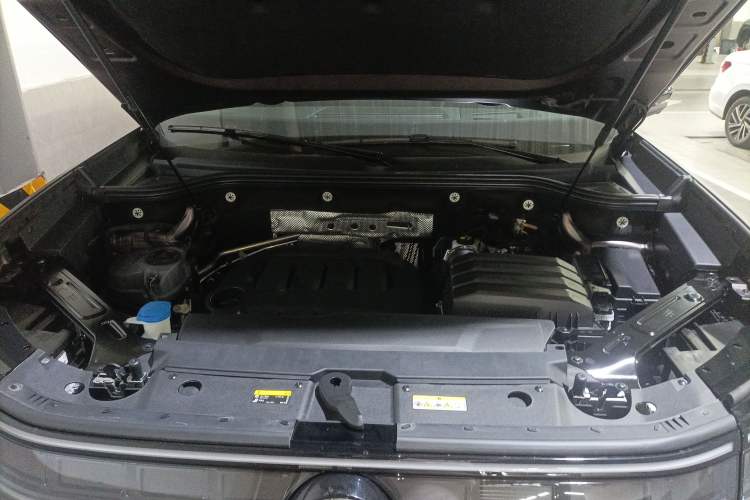 Used Volkswagen Teramont 2025 Tiguan Pro 450TSI Four-Wheel Drive Summit Edition Engine Bay