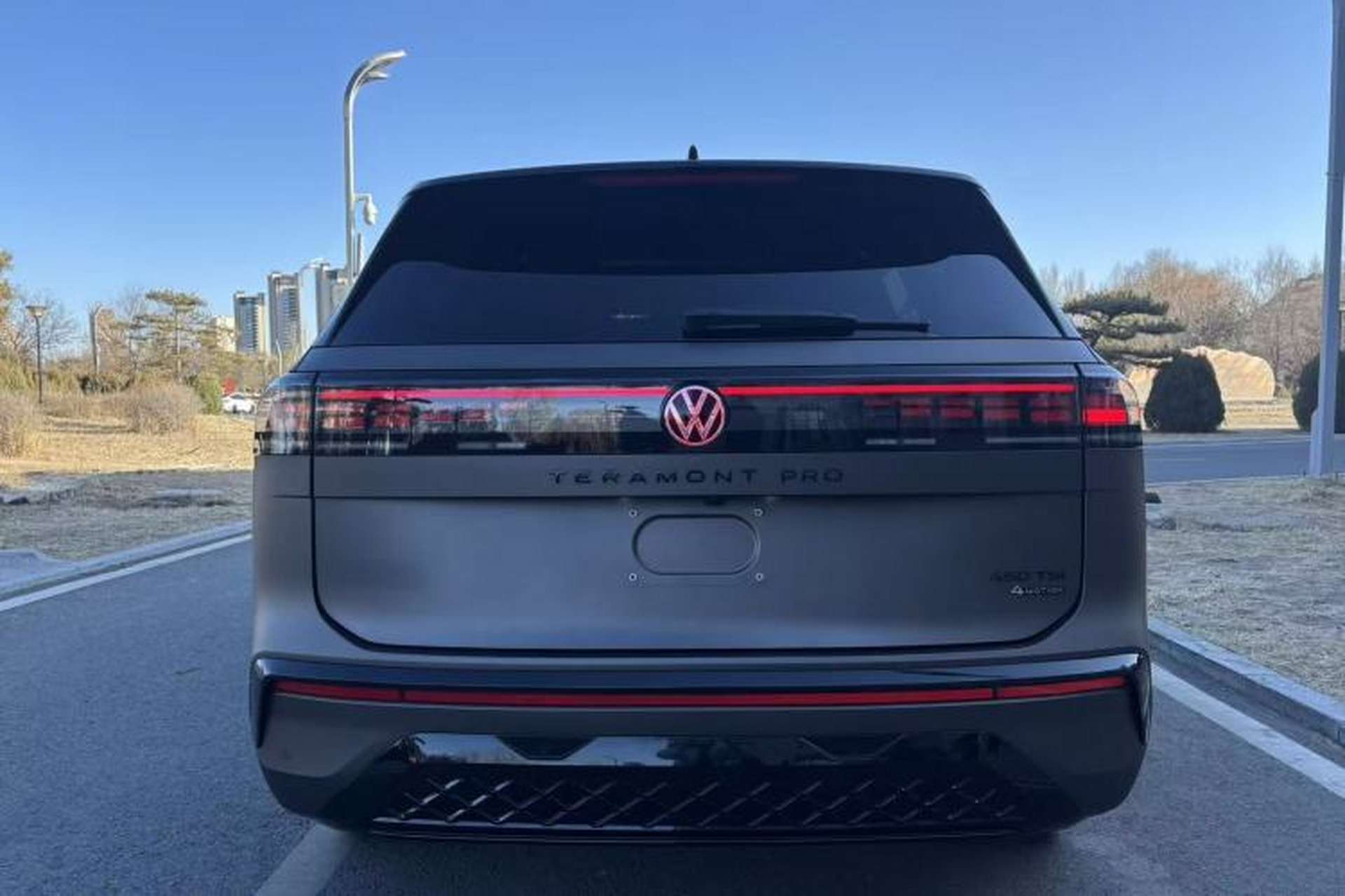 Used Volkswagen Teramont 2025 Tiguan Pro 450TSI Four-Wheel Drive Summit Edition Exterior 3