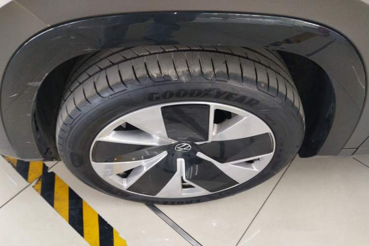 Used Volkswagen Teramont 2025 Tiguan Pro 450TSI Four-Wheel Drive Summit Edition Exterior 4