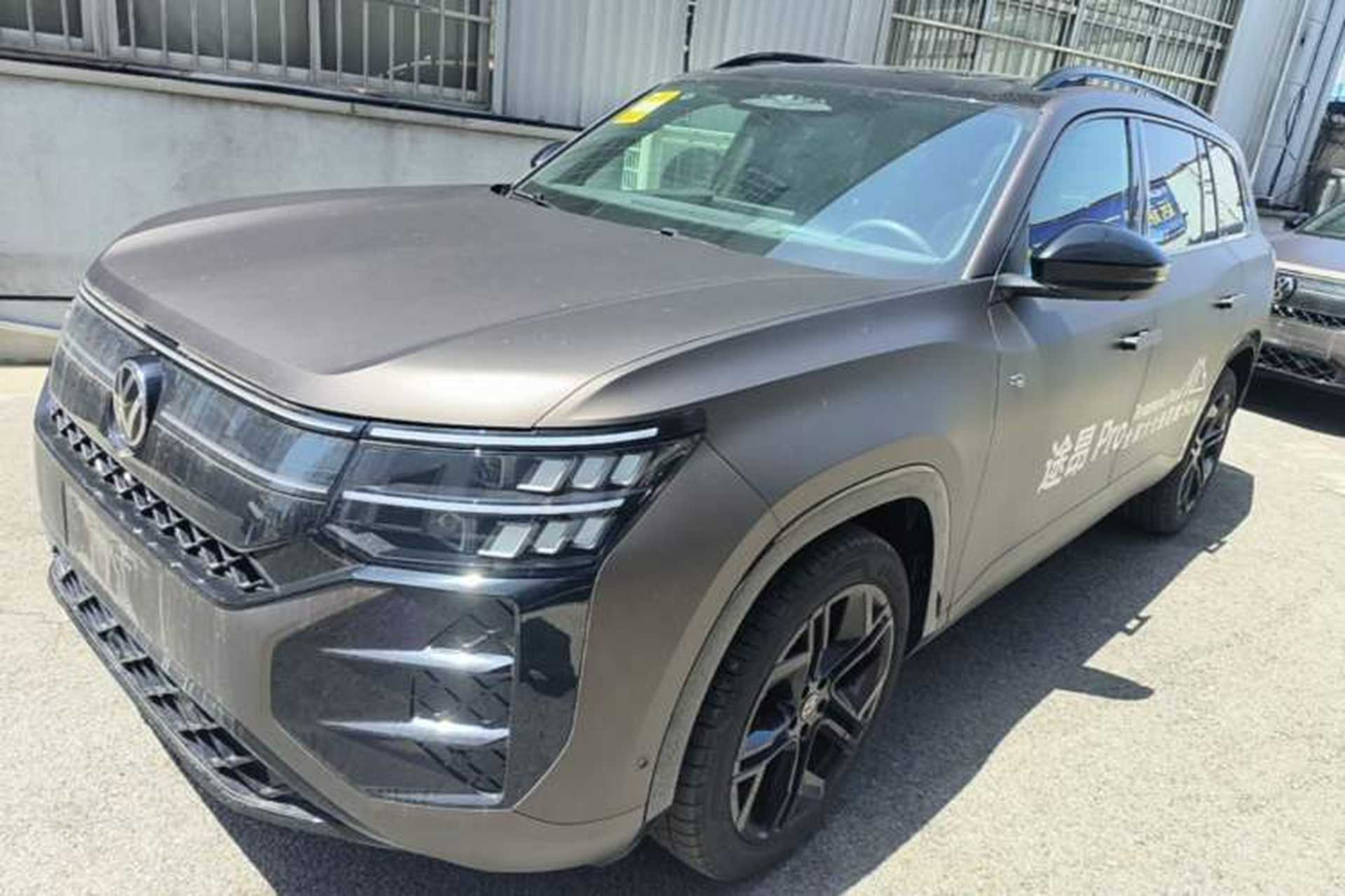 Used Volkswagen Teramont 2025 Tiguan Pro 450TSI Four-Wheel Drive Summit Edition Front Left 45 Deg