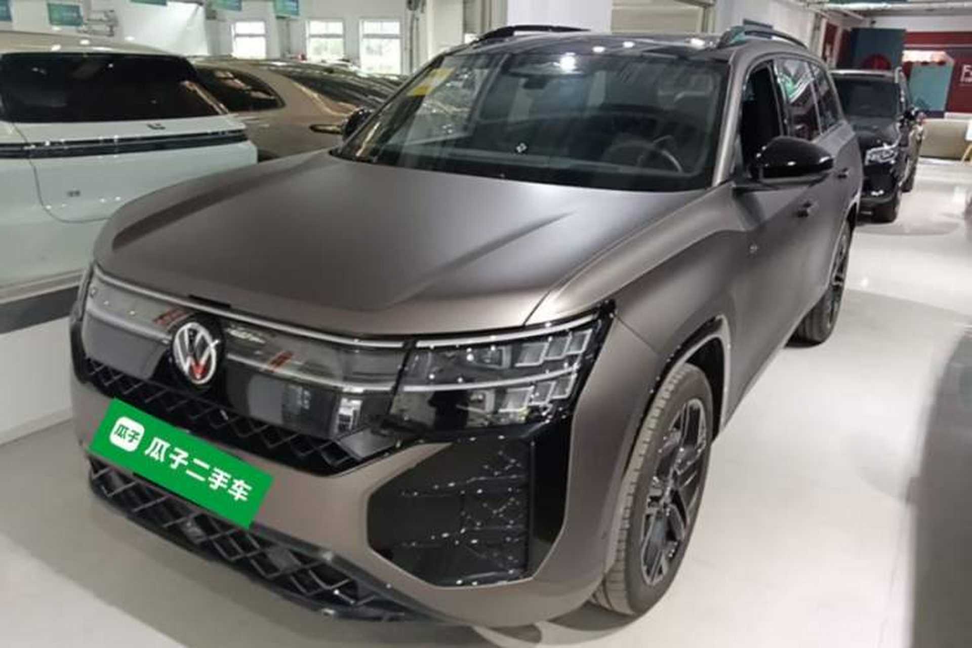 Used Volkswagen Teramont 2025 Tiguan Pro 450TSI Four-Wheel Drive Summit Edition Front Left 45 Deg