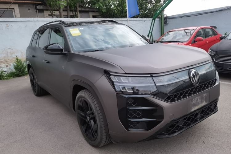 Used Volkswagen Teramont 2025 Tiguan Pro 450TSI Four-Wheel Drive Summit Edition Front Right 45 Deg