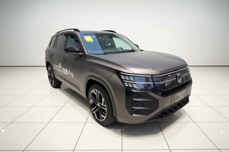 Used Volkswagen Teramont 2025 Tiguan Pro 450TSI Four-Wheel Drive Summit Edition Front Right 45 Deg
