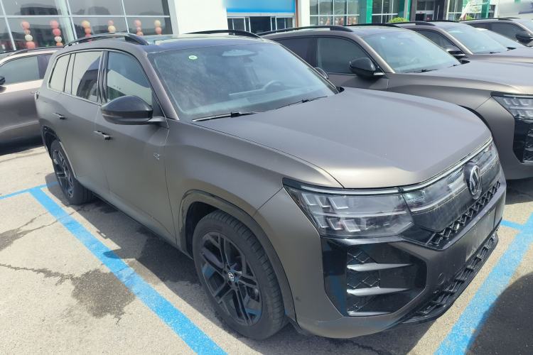 Used Volkswagen Teramont 2025 Tiguan Pro 450TSI Four-Wheel Drive Summit Edition Front Right 45 Deg