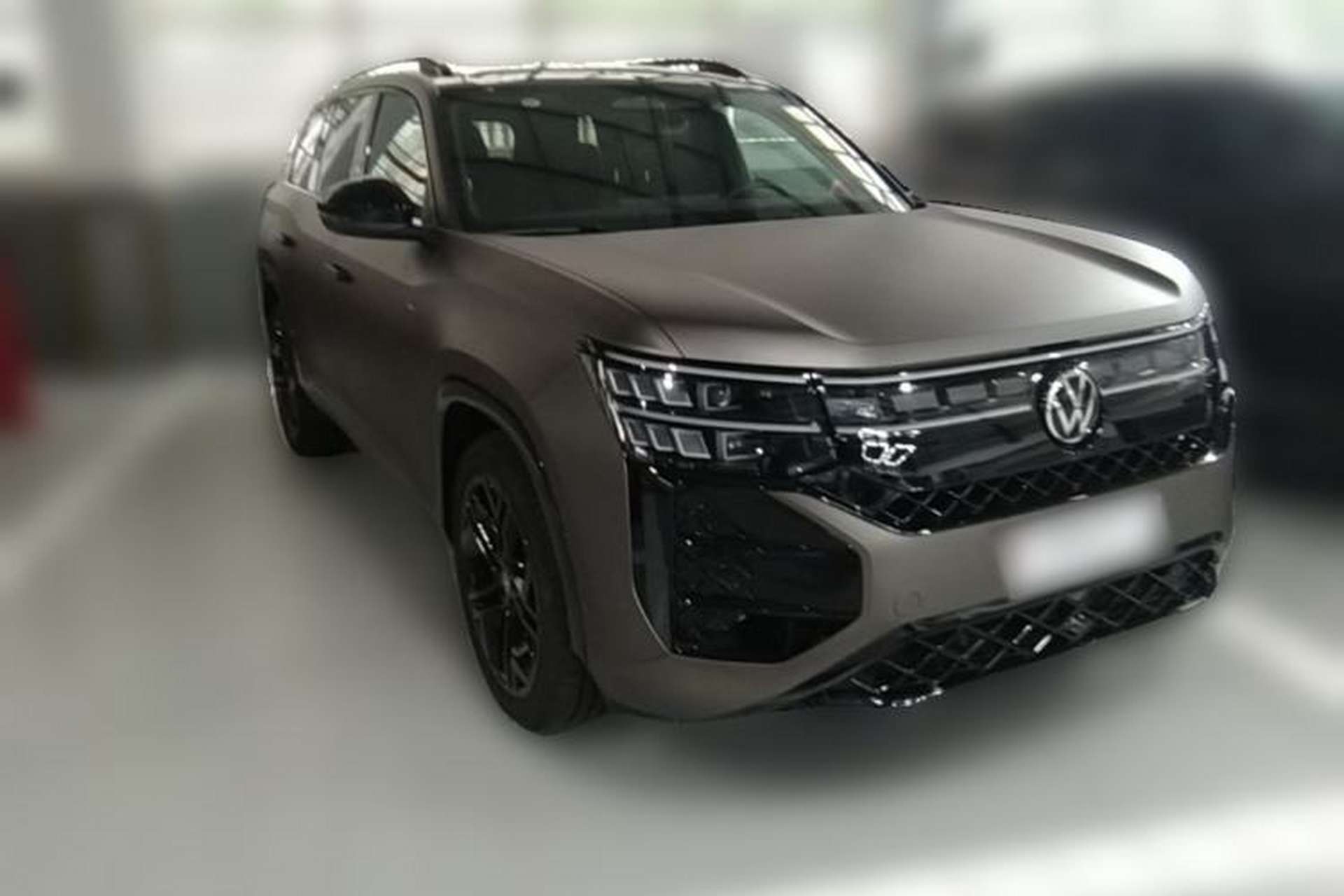Used Volkswagen Teramont 2025 Tiguan Pro 450TSI Four-Wheel Drive Summit Edition Front Right 45 Deg
