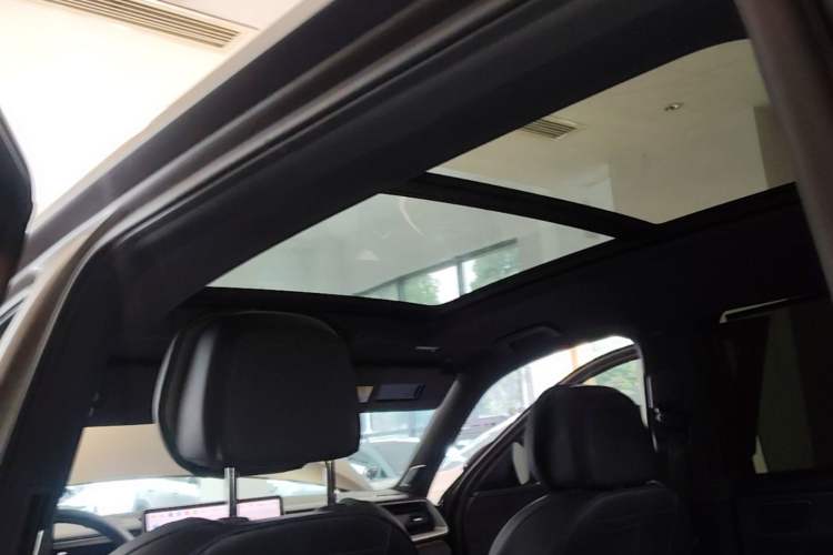 Used Volkswagen Teramont 2025 Tiguan Pro 450TSI Four-Wheel Drive Summit Edition Headliner