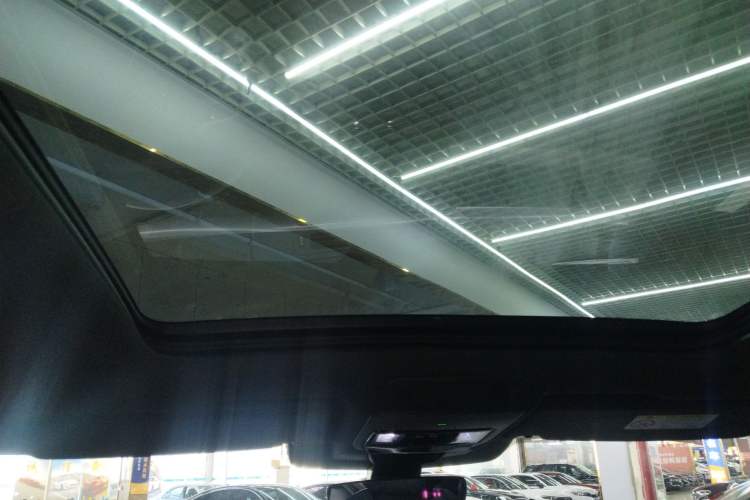 Used Volkswagen Teramont 2025 Tiguan Pro 450TSI Four-Wheel Drive Summit Edition Headliner