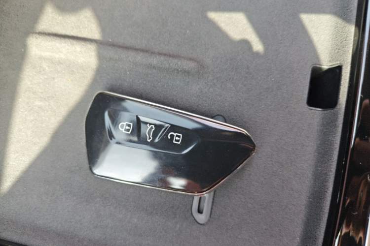 Used Volkswagen Teramont 2025 Tiguan Pro 450TSI Four-Wheel Drive Summit Edition Interior 1