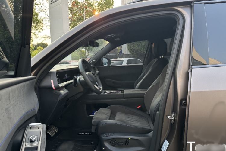 Used Volkswagen Teramont 2025 Tiguan Pro 450TSI Four-Wheel Drive Summit Edition Interior 4