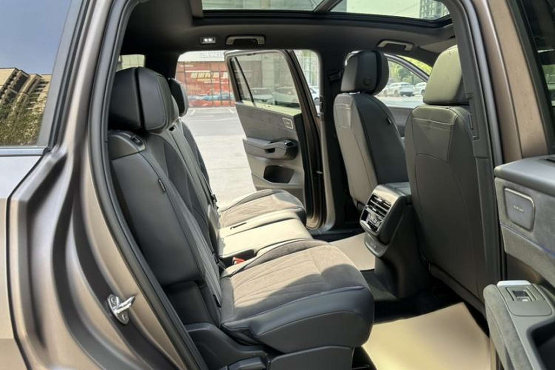 Used Volkswagen Teramont 2025 Tiguan Pro 450TSI Four-Wheel Drive Summit Edition Interior 9